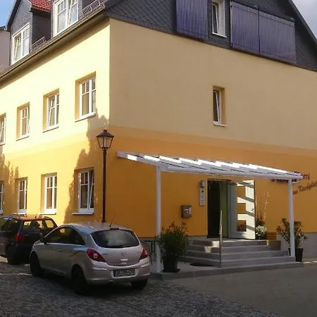 Garni Am Kirchplatz 3*